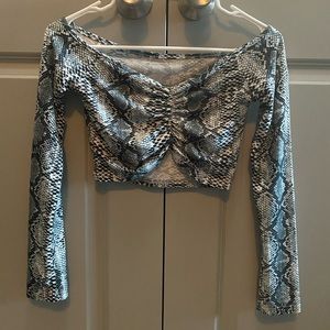 Long sleeve crop top.